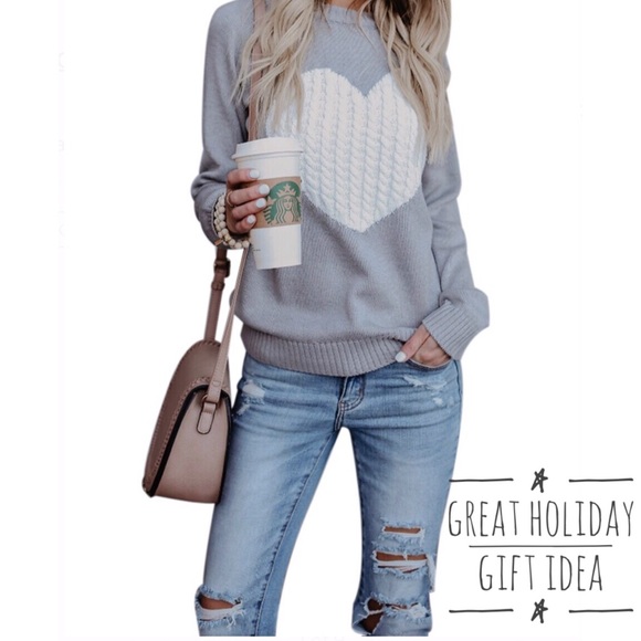 Sweaters - NWT 🎄 Grey with White Heart Sweater SZ M 🎄